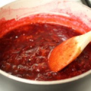 Salsa de arándanos... lista a servir/ Cranberry sauce ... ready to serve